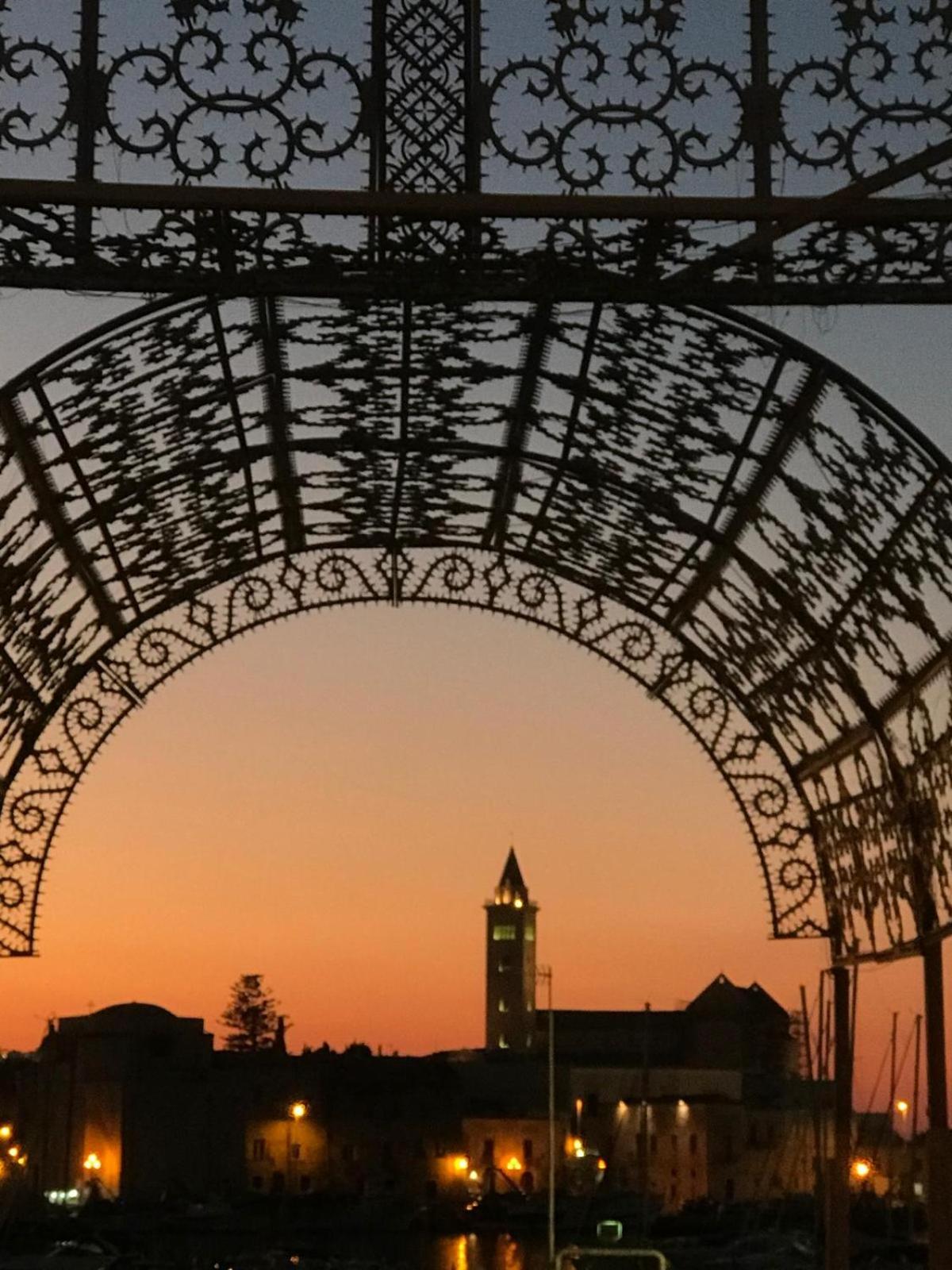Suite Arco 166 Stanza Privata Trani Kültér fotó